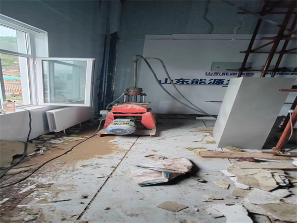 龙湖镇地基基础下沉墙体裂缝加固注浆顶升施工